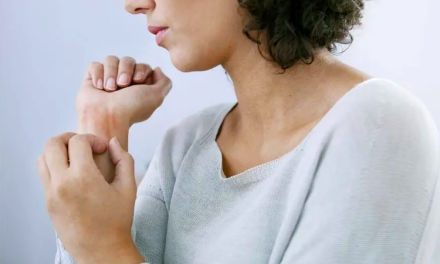 Risiko Penyakit Kulit Dari Baju Thrifting Yang Tidak Di Cuci