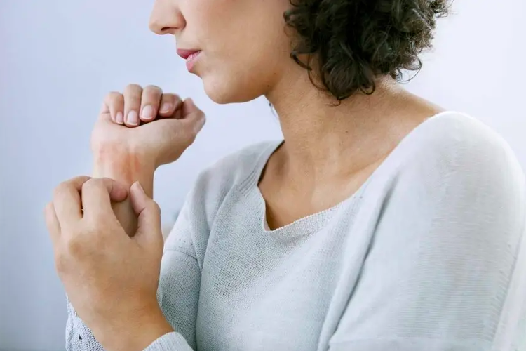 Risiko Penyakit Kulit Dari Baju Thrifting Yang Tidak Di Cuci