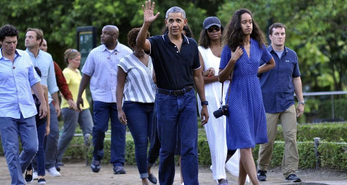 Kehadiran Barack Obama Civitas Ke Publik Di Acara Sosial