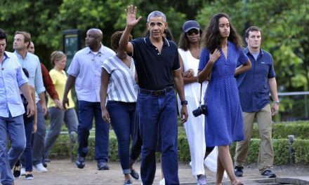 Kehadiran Barack Obama Civitas Ke Publik Di Acara Sosial