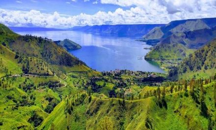 Danau Toba: Keindahan Alam Dan Kekayaan Budaya Di Sekitarnya
