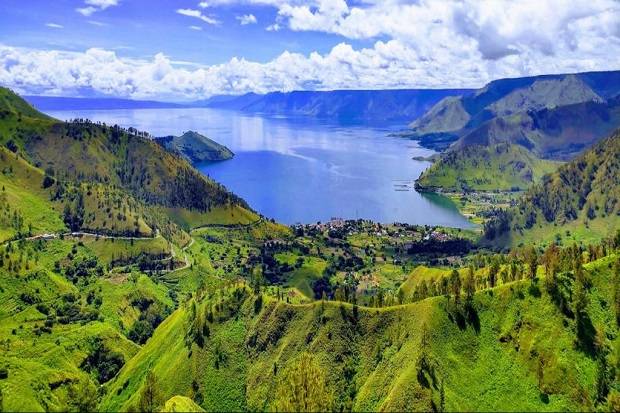 Danau Toba: Keindahan Alam Dan Kekayaan Budaya Di Sekitarnya