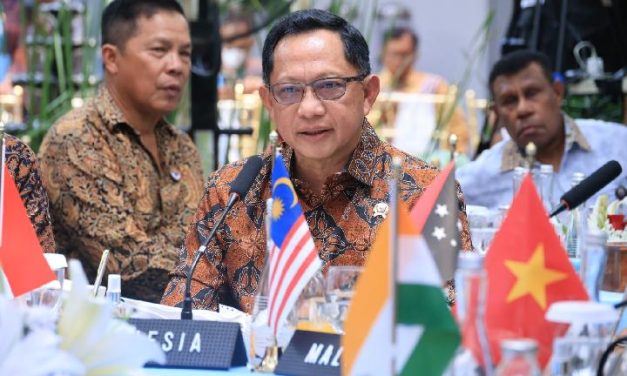 Membangun Kepercayaan Negara Tetangga Melalui Kerja Sama