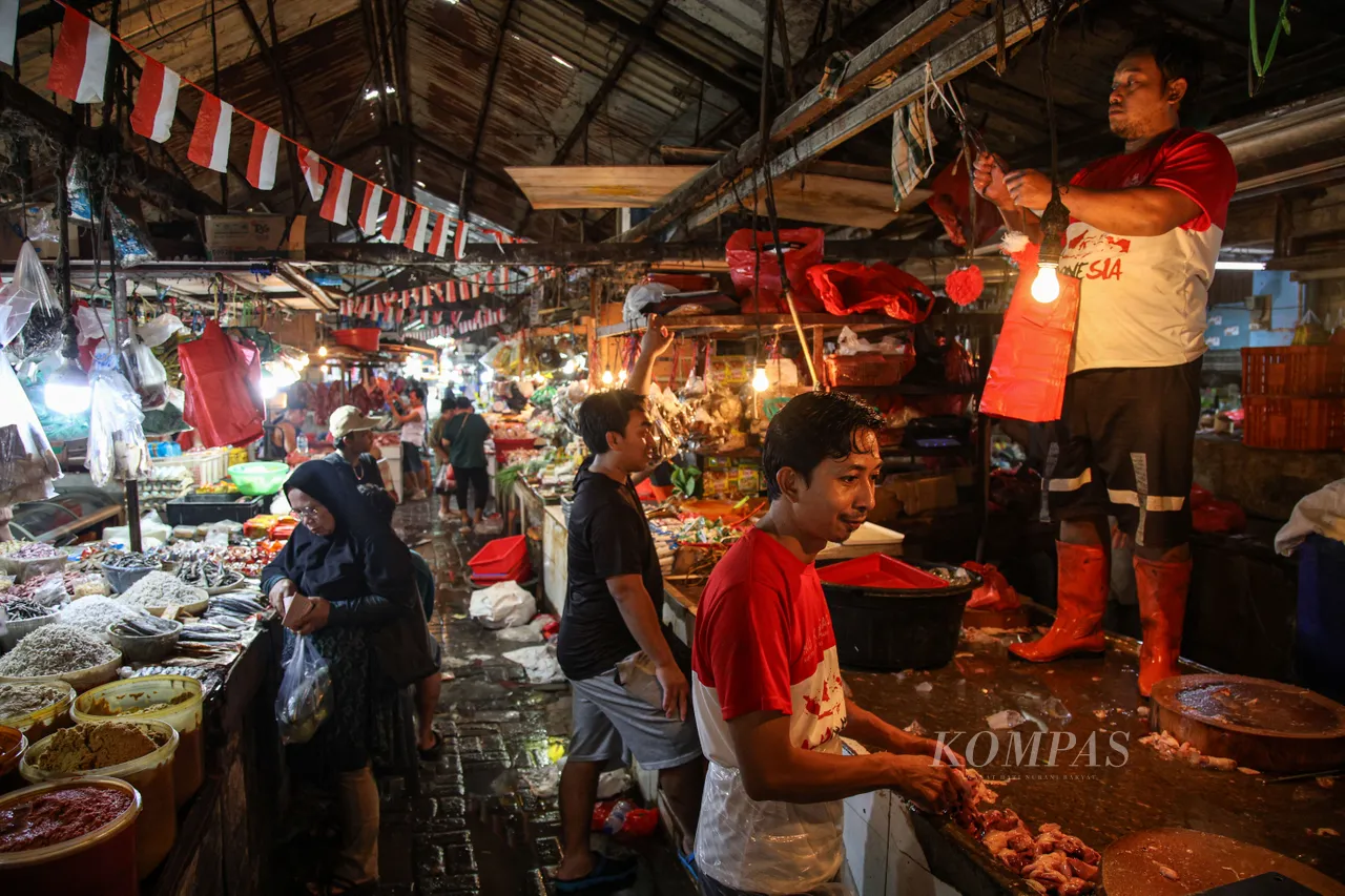 Revitalisasi Pasar Tradisional Menjaga Persaingan Pedagang Lokal